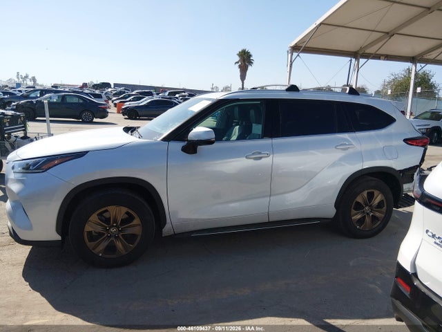 2022 TOYOTA HIGHLANDER HYBRID XLE BRONZE EDITION 15