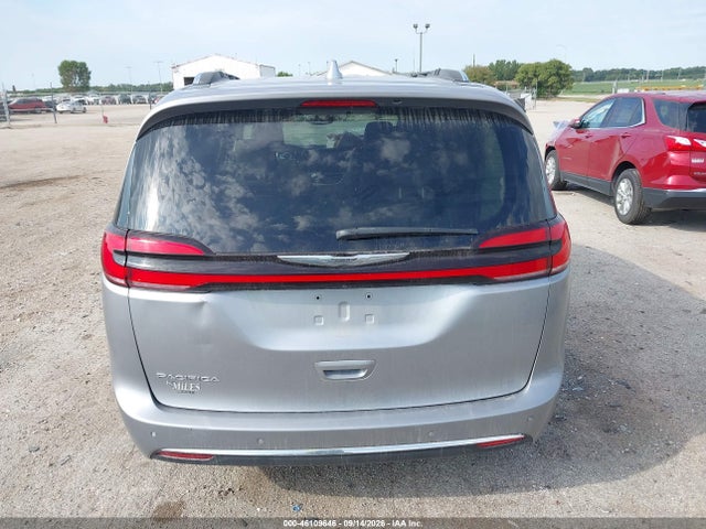 2021 CHRYSLER PACIFICA TOURING L 16