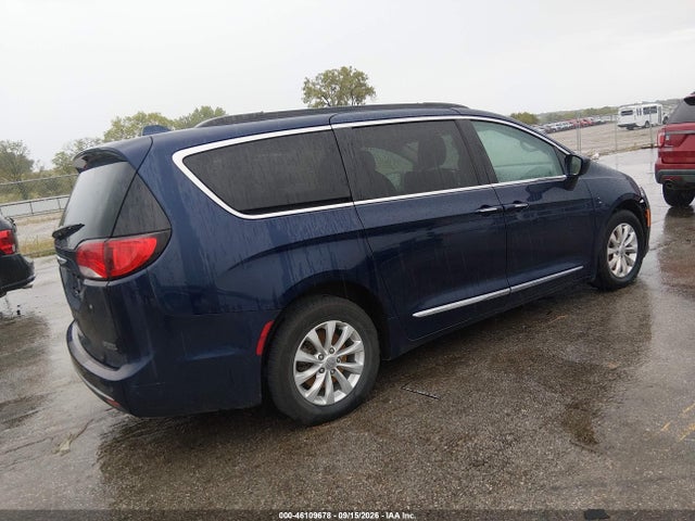 2017 CHRYSLER PACIFICA TOURING-L 4