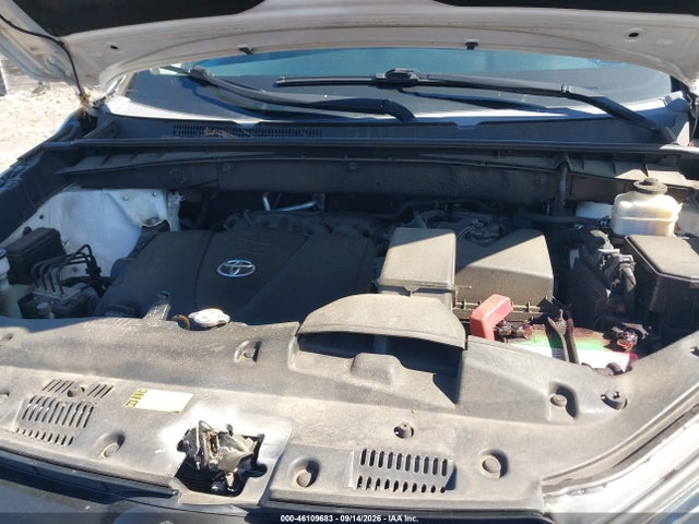 2019 TOYOTA HIGHLANDER SE 10
