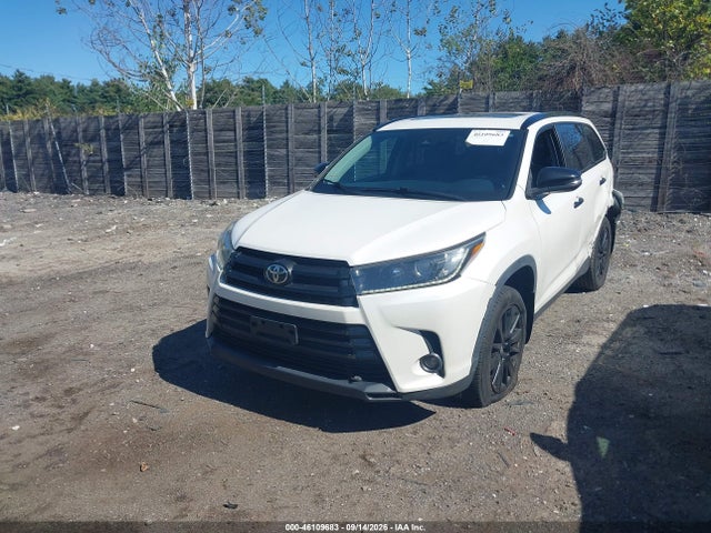 2019 TOYOTA HIGHLANDER SE 2