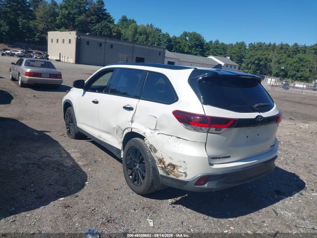 2019 TOYOTA HIGHLANDER SE 3