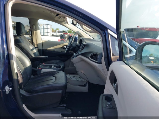 2019 CHRYSLER PACIFICA TOURING L 5