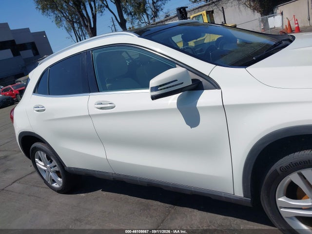 2017 MERCEDES-BENZ GLA 250 4MATIC 12