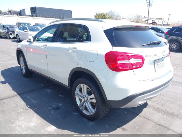 2017 MERCEDES-BENZ GLA 250 4MATIC 3