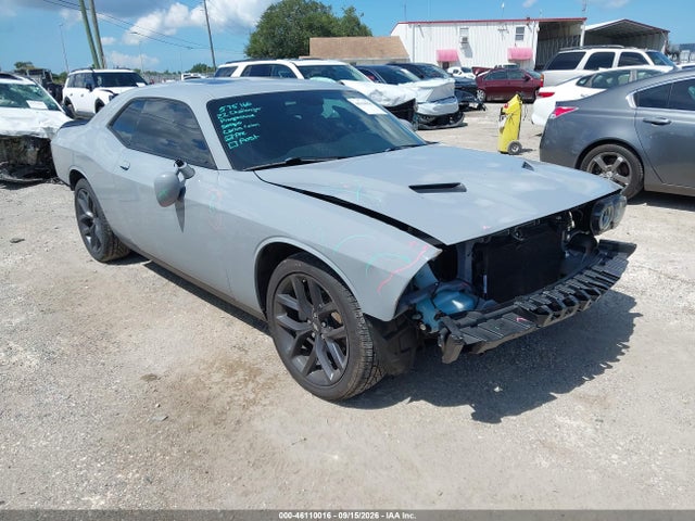 2022 Dodge Challenger Sxt