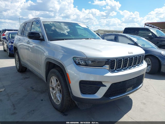 2025 Jeep Grand Cherokee Laredo X 4X4