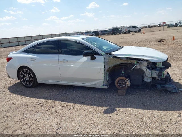 2019 TOYOTA AVALON XSE 14