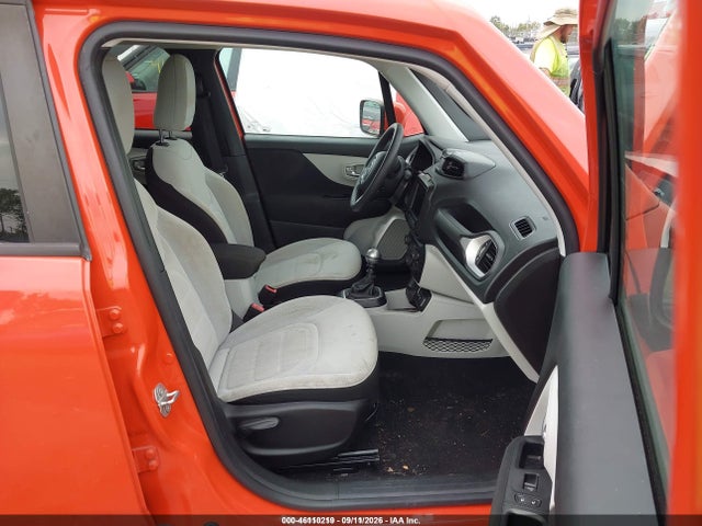 2018 JEEP RENEGADE LATITUDE FWD 5