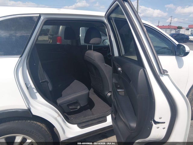 2019 KIA SORENTO 2.4L LX 8