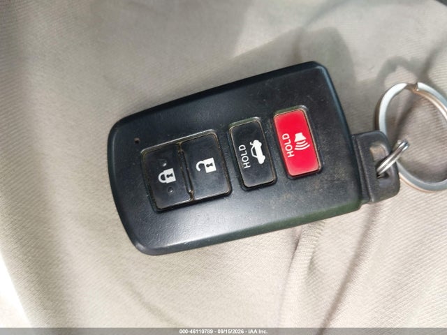 2017 TOYOTA COROLLA SE 11