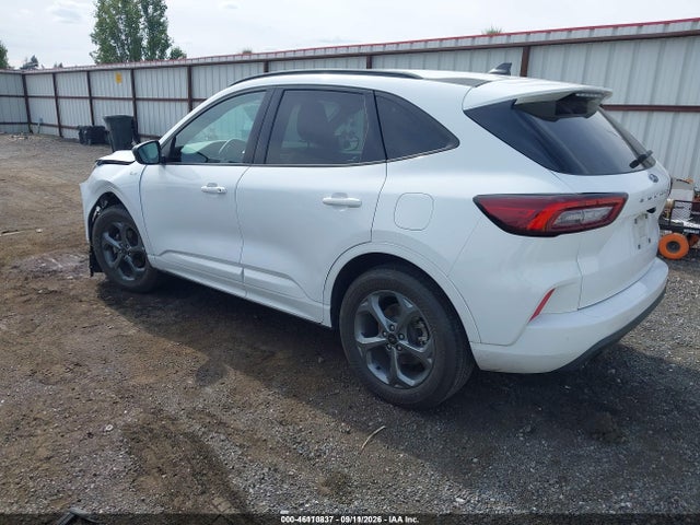 2023 FORD ESCAPE ST-LINE 3