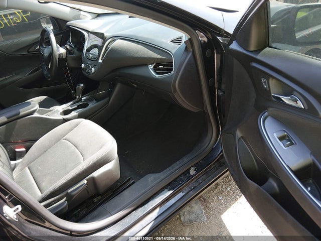 2017 CHEVROLET MALIBU 1LT 5