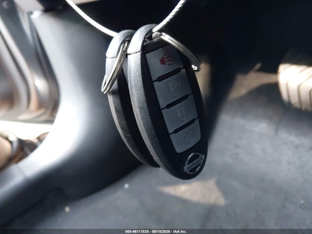2019 NISSAN KICKS SR 11
