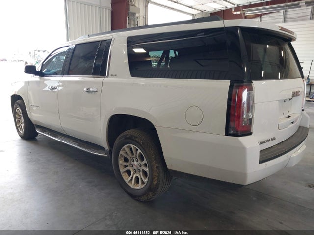 2017 GMC YUKON XL SLE 3