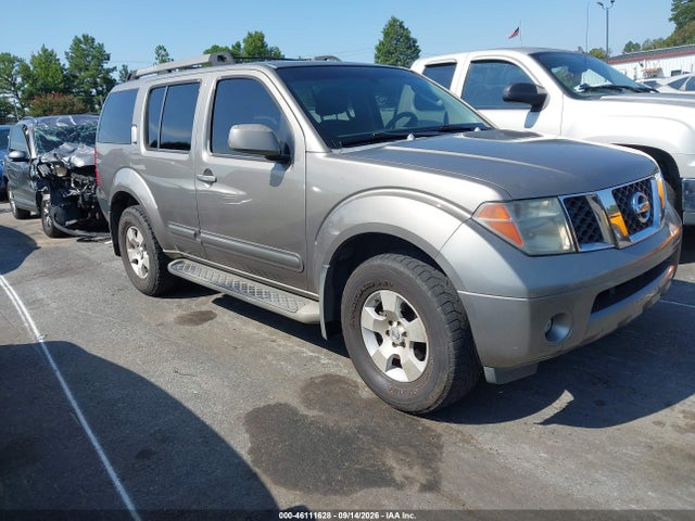 2005 NISSAN PATHFINDE SE