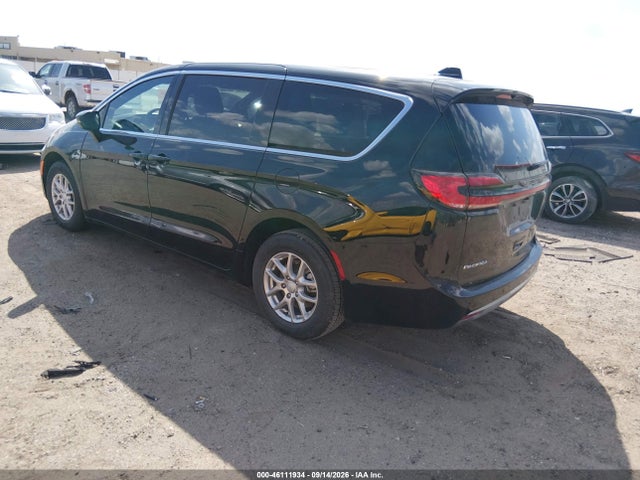 2027 CHRYSLER PACIFICA 3