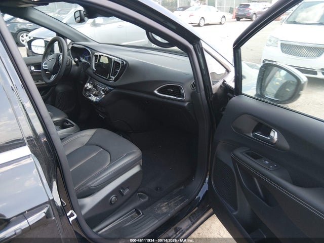 2027 CHRYSLER PACIFICA 5