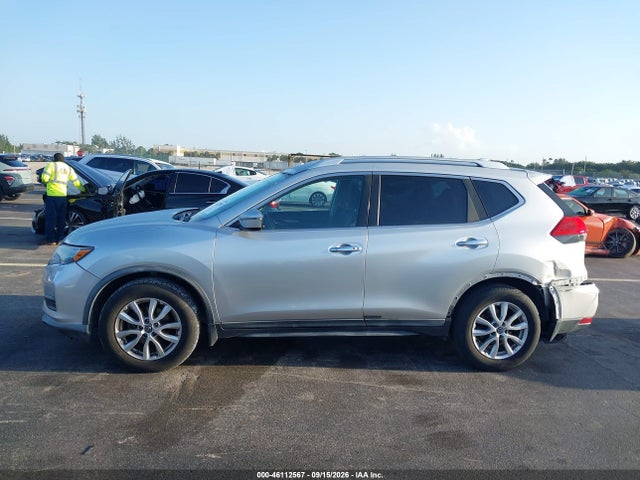 2017 NISSAN ROGUE SV 13
