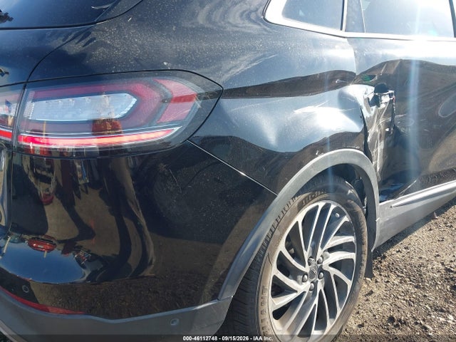 2020 LINCOLN NAUTILUS RESERVE 17