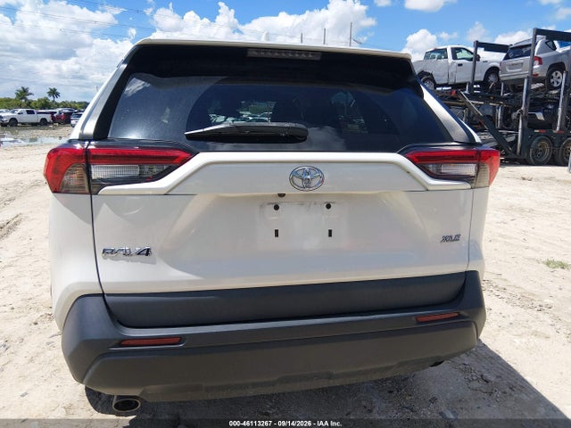 2021 TOYOTA RAV4 XLE PREMIUM 16