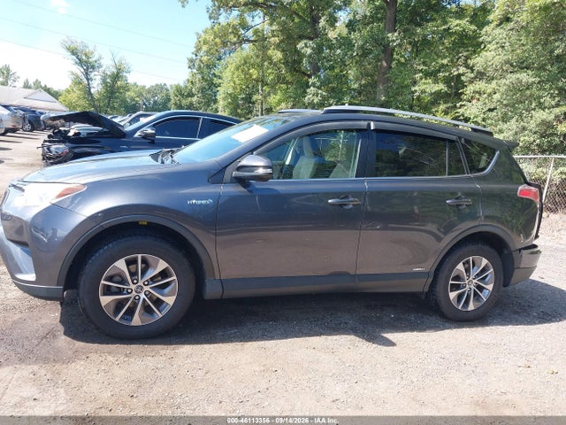 2017 TOYOTA RAV4 HYBRID XLE 14
