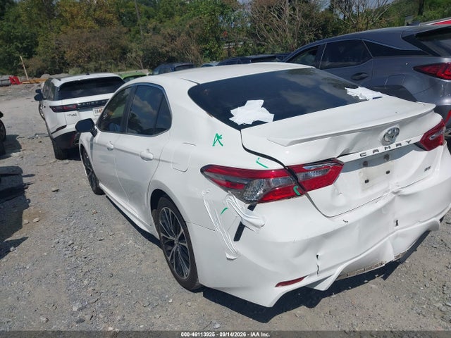 2018 TOYOTA CAMRY SE 3