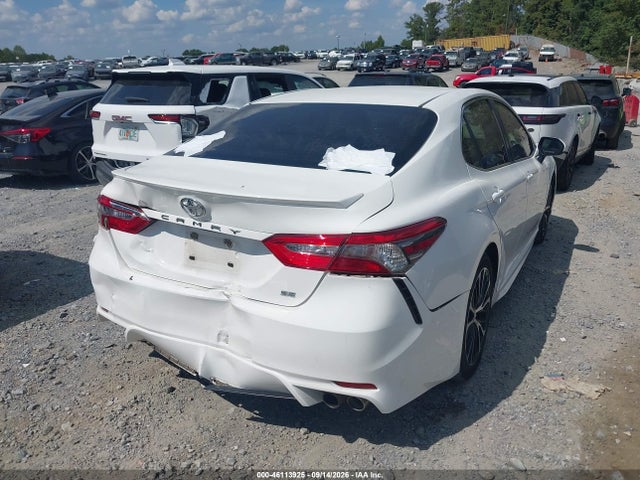 2018 TOYOTA CAMRY SE 4