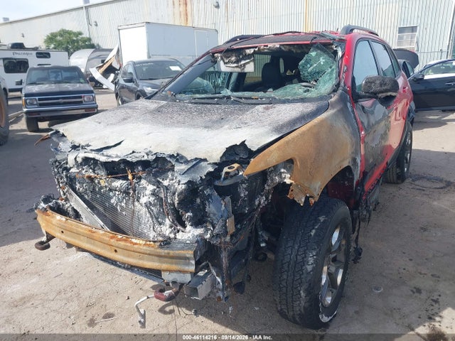 2019 JEEP CHEROKEE TRAILHAWK 4X4 6