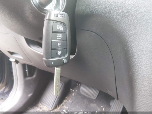 2019 HYUNDAI SANTA FE SE 11