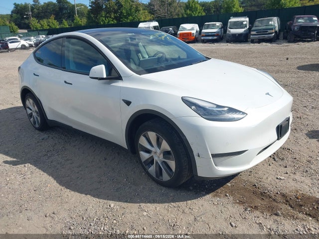 2022 Tesla Model Y Long Range Dual Motor All-Wheel Drive