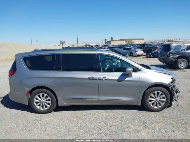 2019 CHRYSLER PACIFICA TOURING L 14