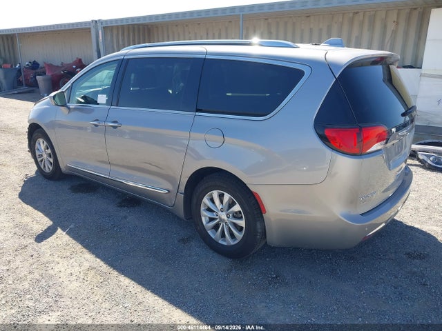 2019 CHRYSLER PACIFICA TOURING L 3