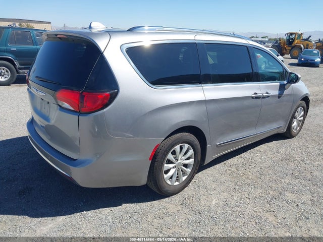 2019 CHRYSLER PACIFICA TOURING L 4