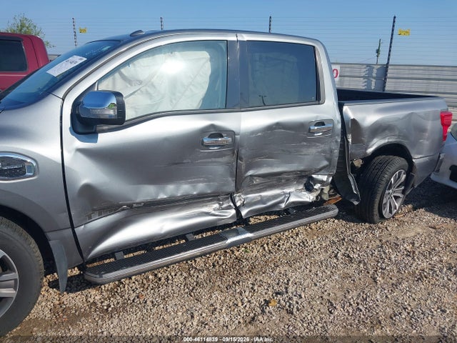2017 NISSAN TITAN SL 6