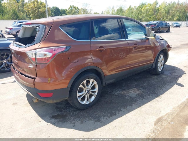 2017 FORD ESCAPE SE 4