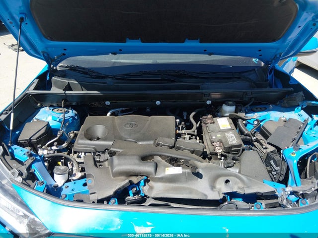 2020 TOYOTA RAV4 XLE 10