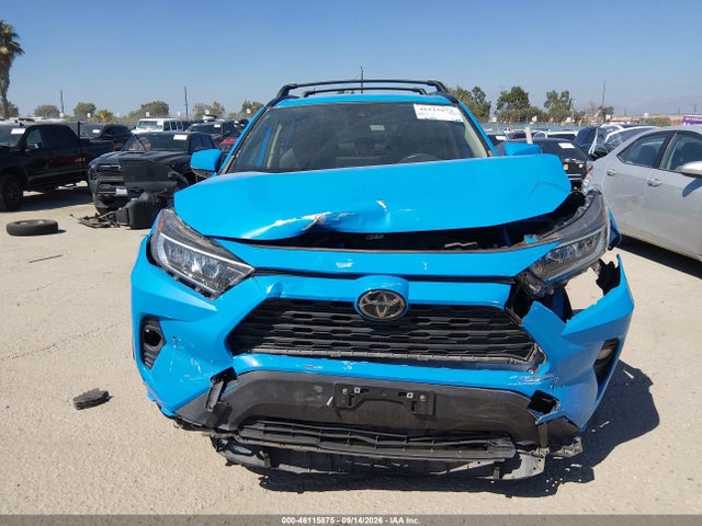 2020 TOYOTA RAV4 XLE 11