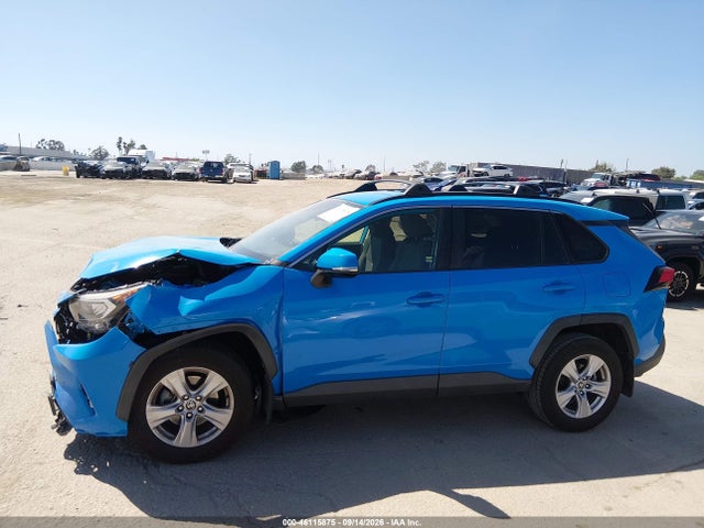 2020 TOYOTA RAV4 XLE 13