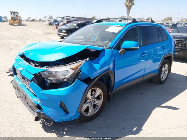 2020 TOYOTA RAV4 XLE 2