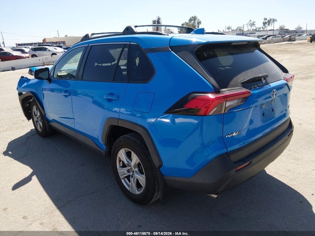 2020 TOYOTA RAV4 XLE 3