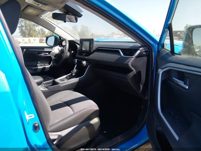 2020 TOYOTA RAV4 XLE 5