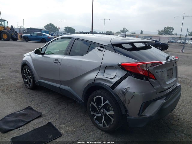 2019 TOYOTA C-HR XLE 3