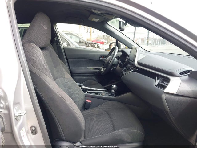 2019 TOYOTA C-HR XLE 5