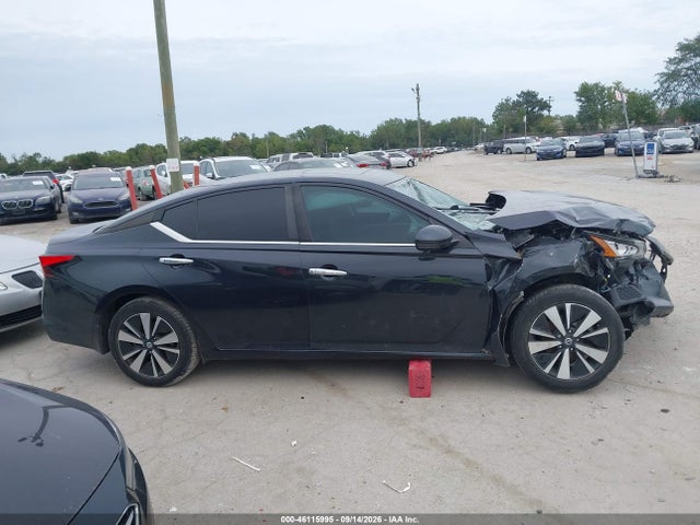 2021 NISSAN ALTIMA SV FWD 12