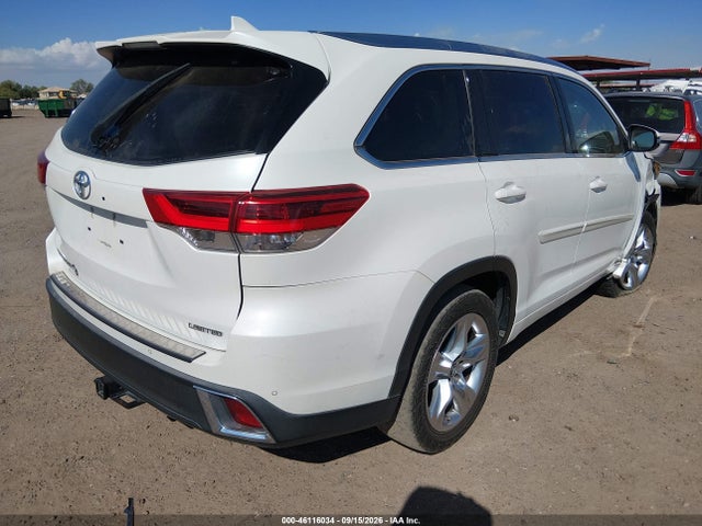 2017 TOYOTA HIGHLANDER LIMITED 4