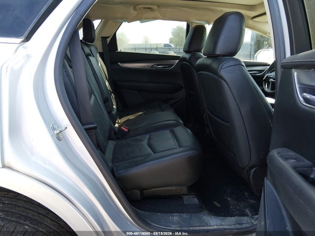 2017 CADILLAC XT5 LUXURY 8