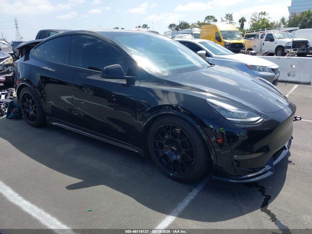 2022 Tesla Model Y Long Range Dual Motor All-Wheel Drive