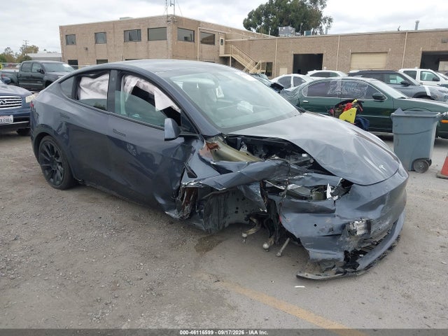 2022 Tesla Model Y Long Range Dual Motor All-Wheel Drive