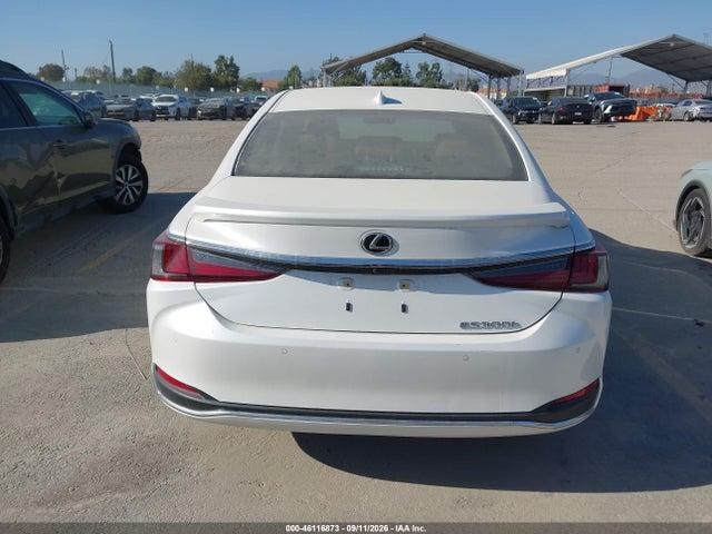 2025 LEXUS ES 300H LUXURY 16